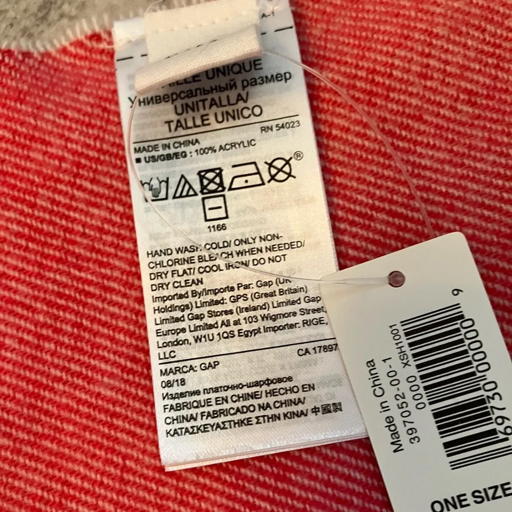 GAP plaid scarf / wrap